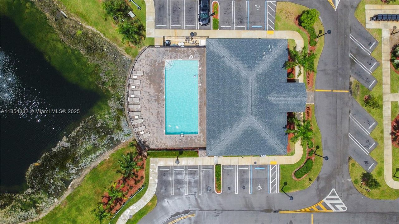 На продажу: $530,000 (4 спален, 2 ванн, 1826 Квадратных фут)