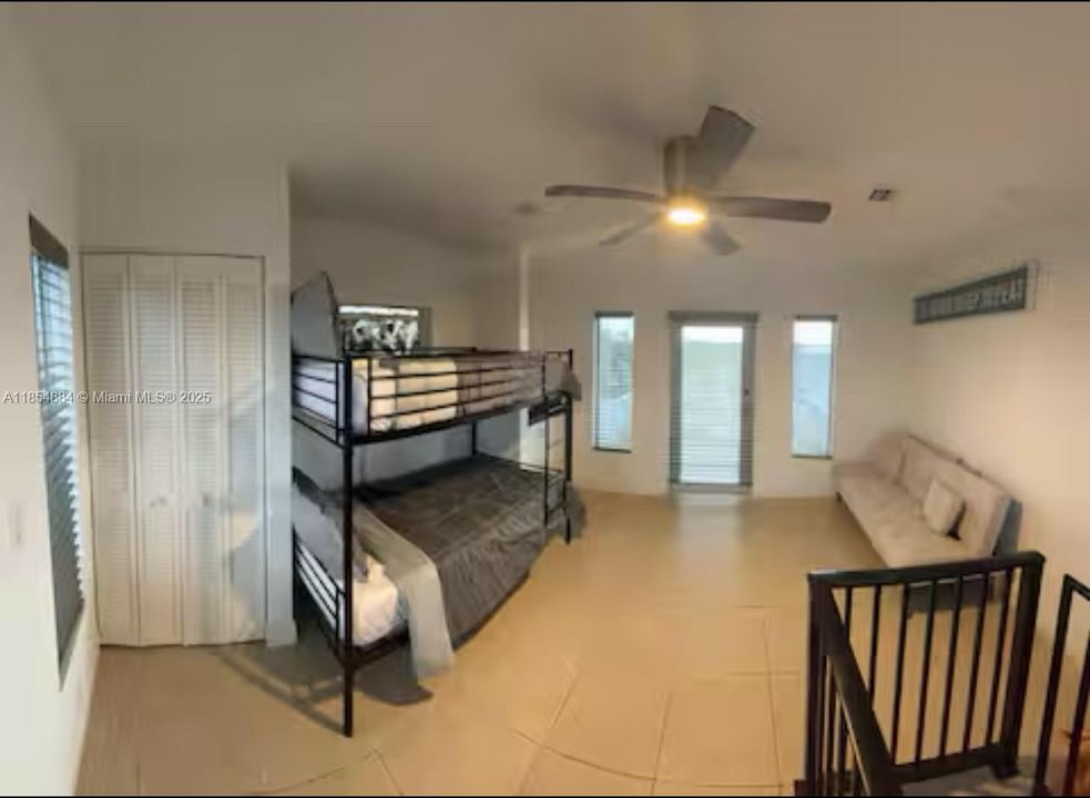 For Sale: $1,570,000 (4 beds, 2 baths, 1620 Square Feet)