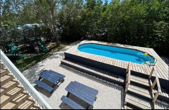 For Sale: $1,570,000 (4 beds, 2 baths, 1620 Square Feet)