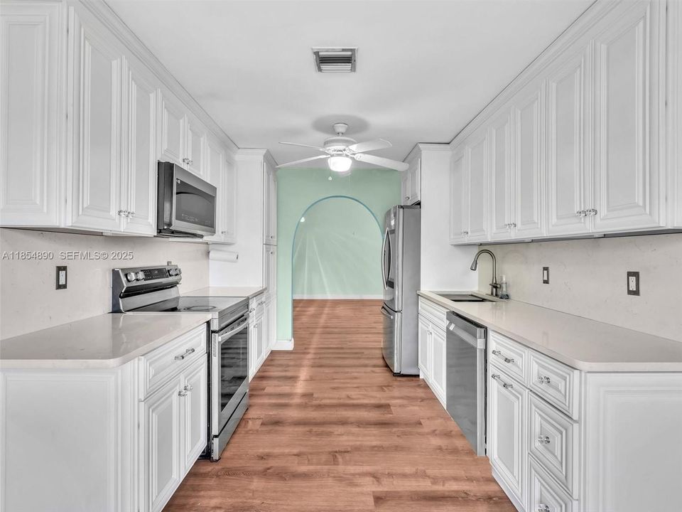 En Venta: $515,000 (3 camas, 2 baños, 1575 Pies cuadrados)