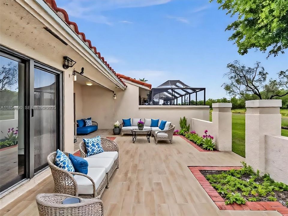 En Venta: $515,000 (3 camas, 2 baños, 1575 Pies cuadrados)