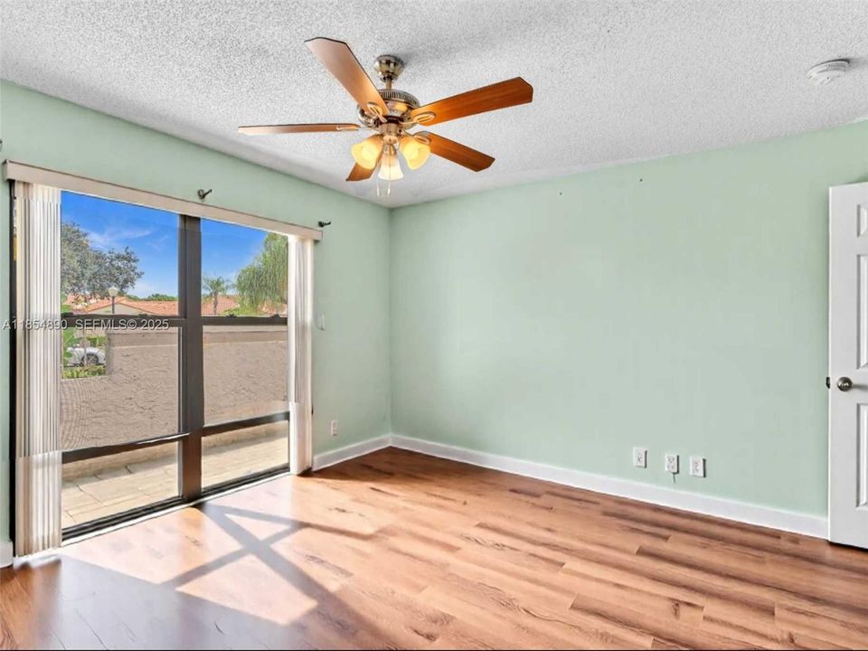 En Venta: $515,000 (3 camas, 2 baños, 1575 Pies cuadrados)