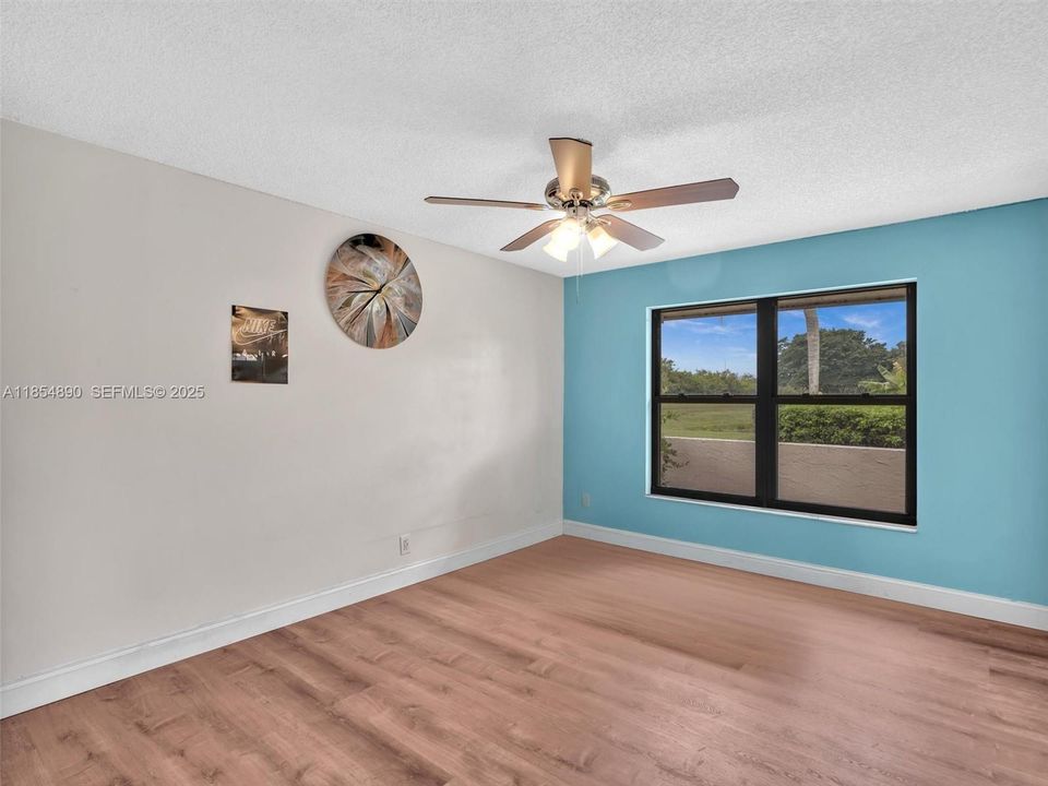 En Venta: $515,000 (3 camas, 2 baños, 1575 Pies cuadrados)