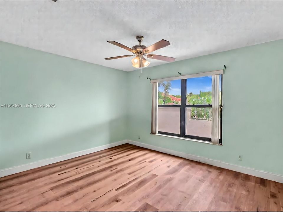 En Venta: $515,000 (3 camas, 2 baños, 1575 Pies cuadrados)