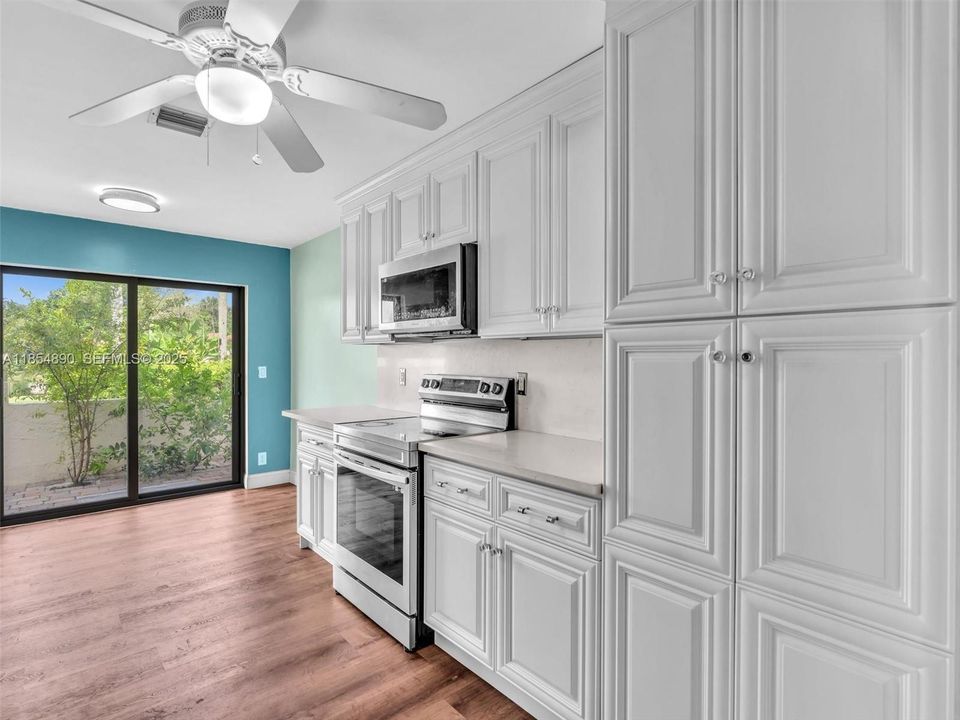 En Venta: $515,000 (3 camas, 2 baños, 1575 Pies cuadrados)