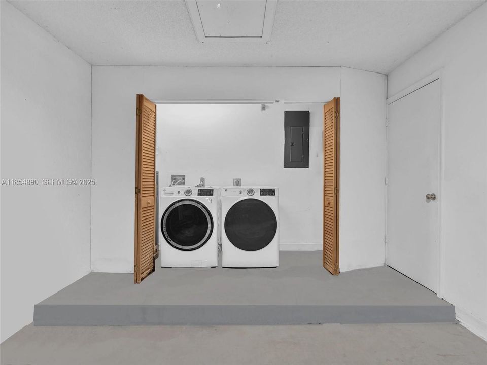 En Venta: $515,000 (3 camas, 2 baños, 1575 Pies cuadrados)