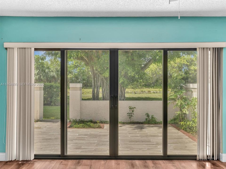 En Venta: $515,000 (3 camas, 2 baños, 1575 Pies cuadrados)