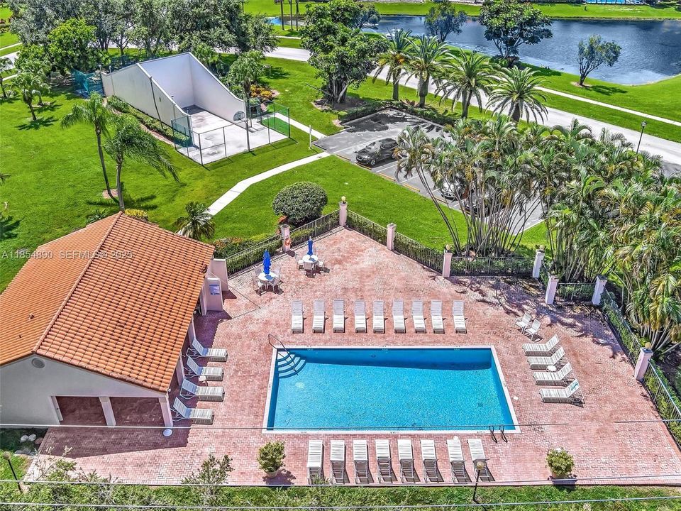 En Venta: $515,000 (3 camas, 2 baños, 1575 Pies cuadrados)