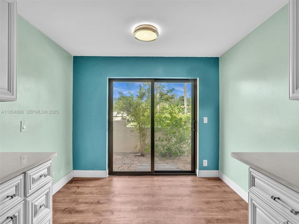 En Venta: $515,000 (3 camas, 2 baños, 1575 Pies cuadrados)