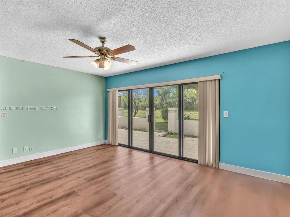 En Venta: $515,000 (3 camas, 2 baños, 1575 Pies cuadrados)