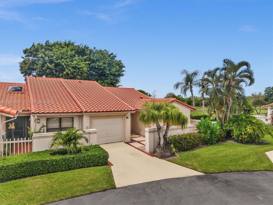 En Venta: $515,000 (3 camas, 2 baños, 1575 Pies cuadrados)