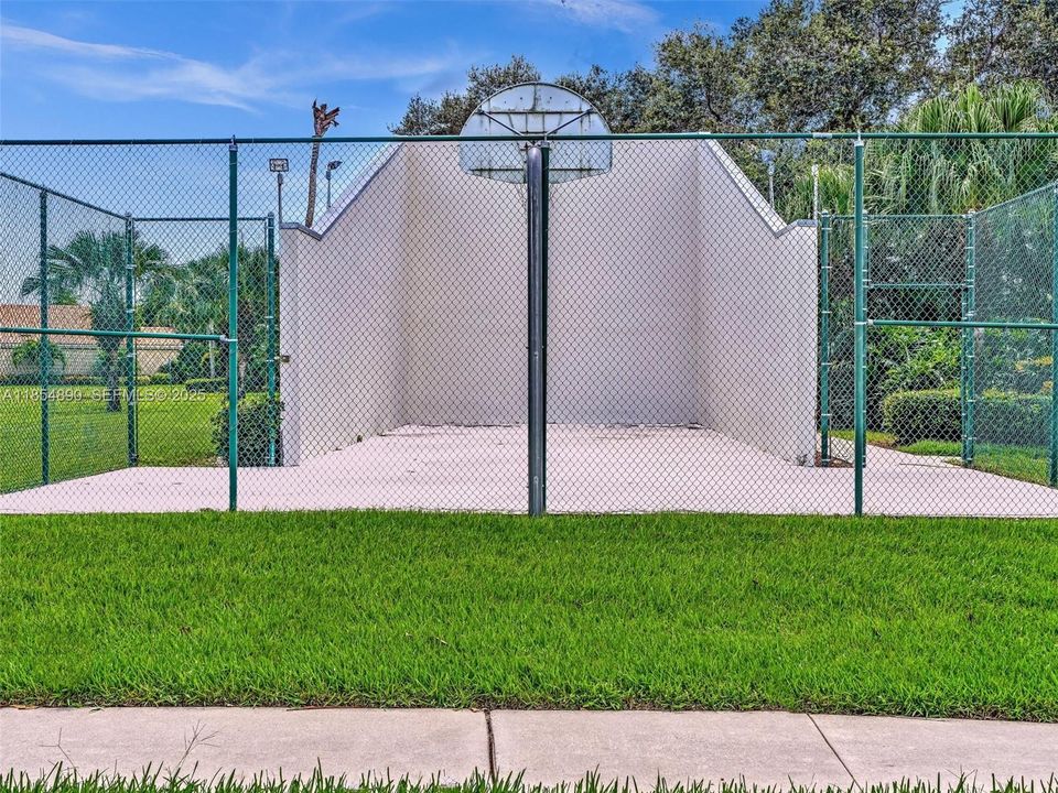 En Venta: $515,000 (3 camas, 2 baños, 1575 Pies cuadrados)