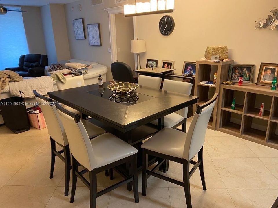 Recently Rented: $5,000 (3 beds, 3 baths, 1571 Square Feet)