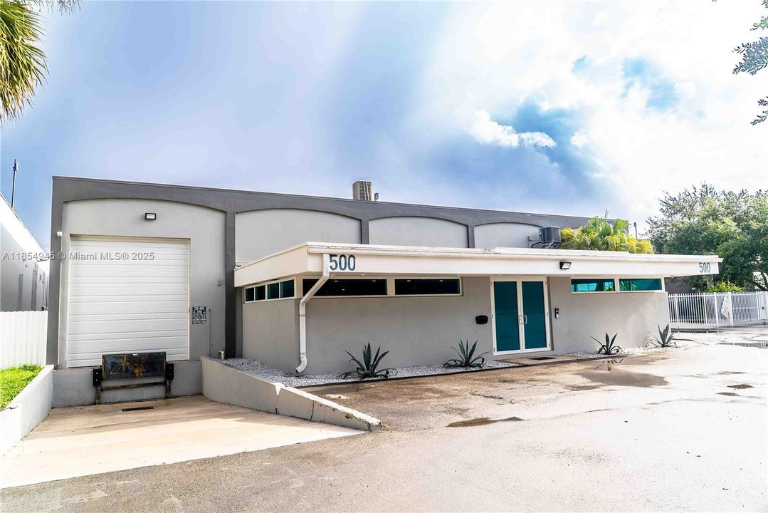 待售: $5,399,000 (0 贝兹, 0 浴室, 0 平方英尺)