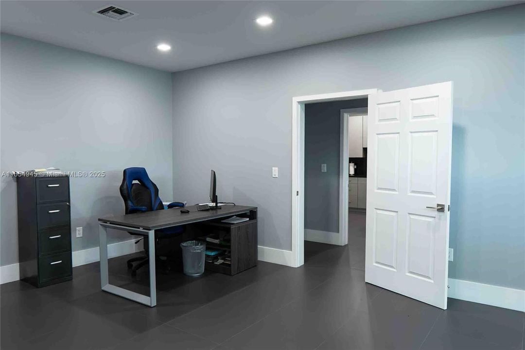 待售: $5,399,000 (0 贝兹, 0 浴室, 0 平方英尺)