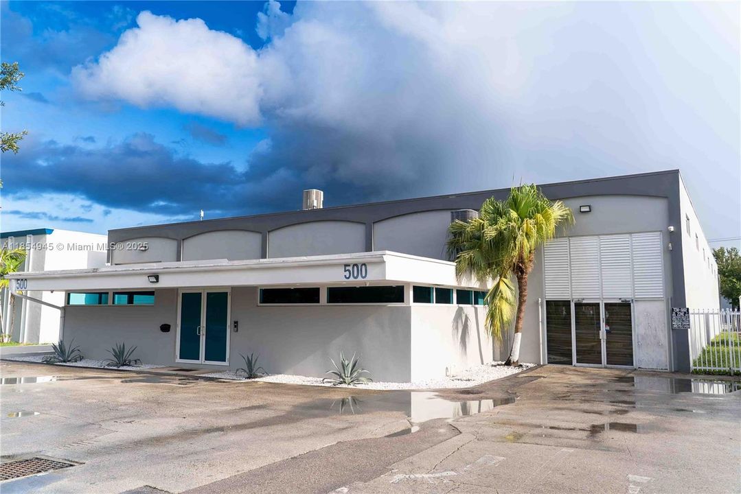 待售: $5,399,000 (0 贝兹, 0 浴室, 0 平方英尺)