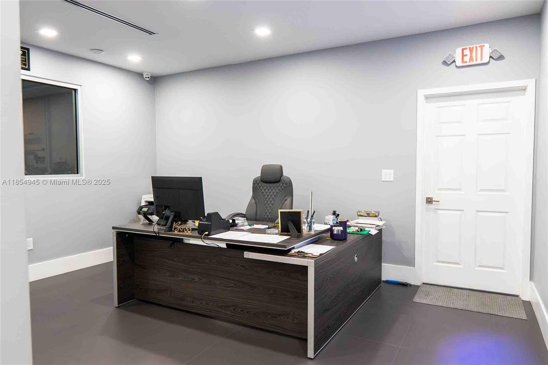 待售: $5,399,000 (0 贝兹, 0 浴室, 0 平方英尺)