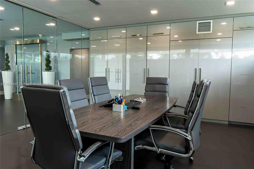 待售: $5,399,000 (0 贝兹, 0 浴室, 0 平方英尺)