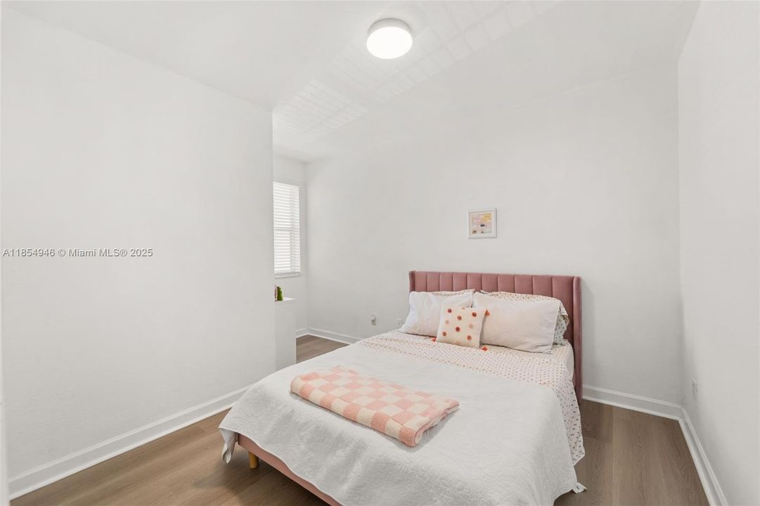 Active With Contract: $415,000 (3 beds, 2 baths, 1452 Square Feet)