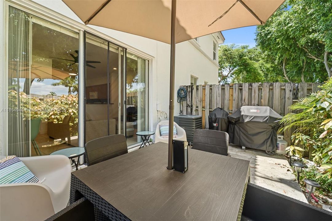 Active With Contract: $415,000 (3 beds, 2 baths, 1452 Square Feet)