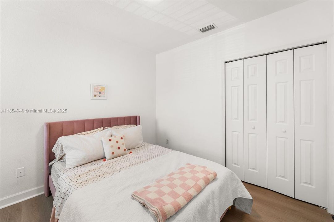 Active With Contract: $415,000 (3 beds, 2 baths, 1452 Square Feet)