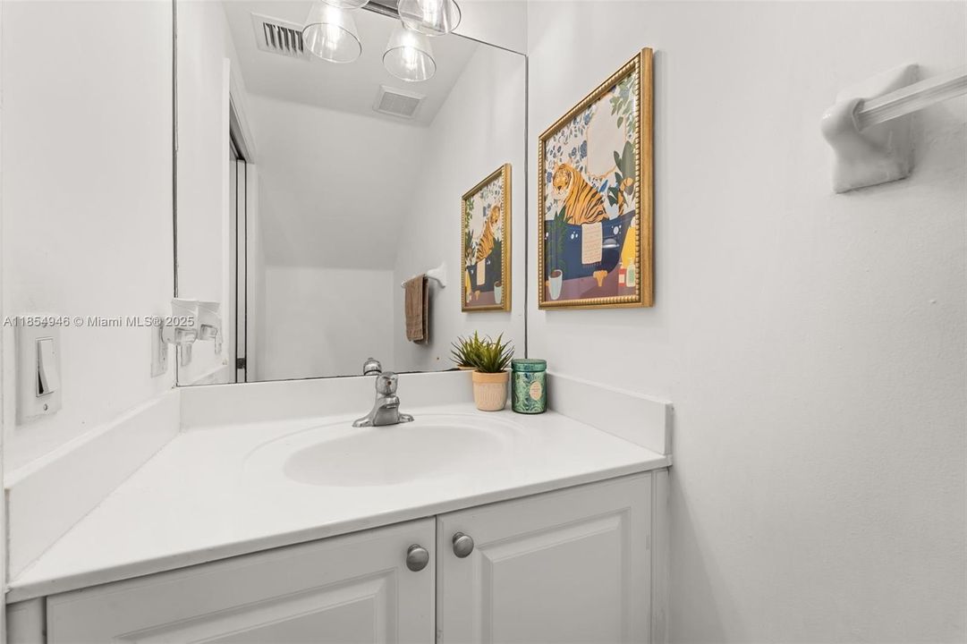 Active With Contract: $415,000 (3 beds, 2 baths, 1452 Square Feet)