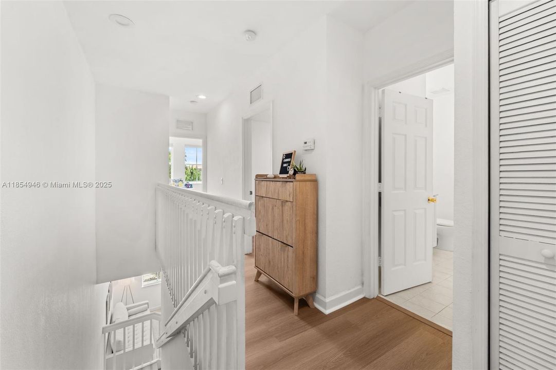 Active With Contract: $415,000 (3 beds, 2 baths, 1452 Square Feet)