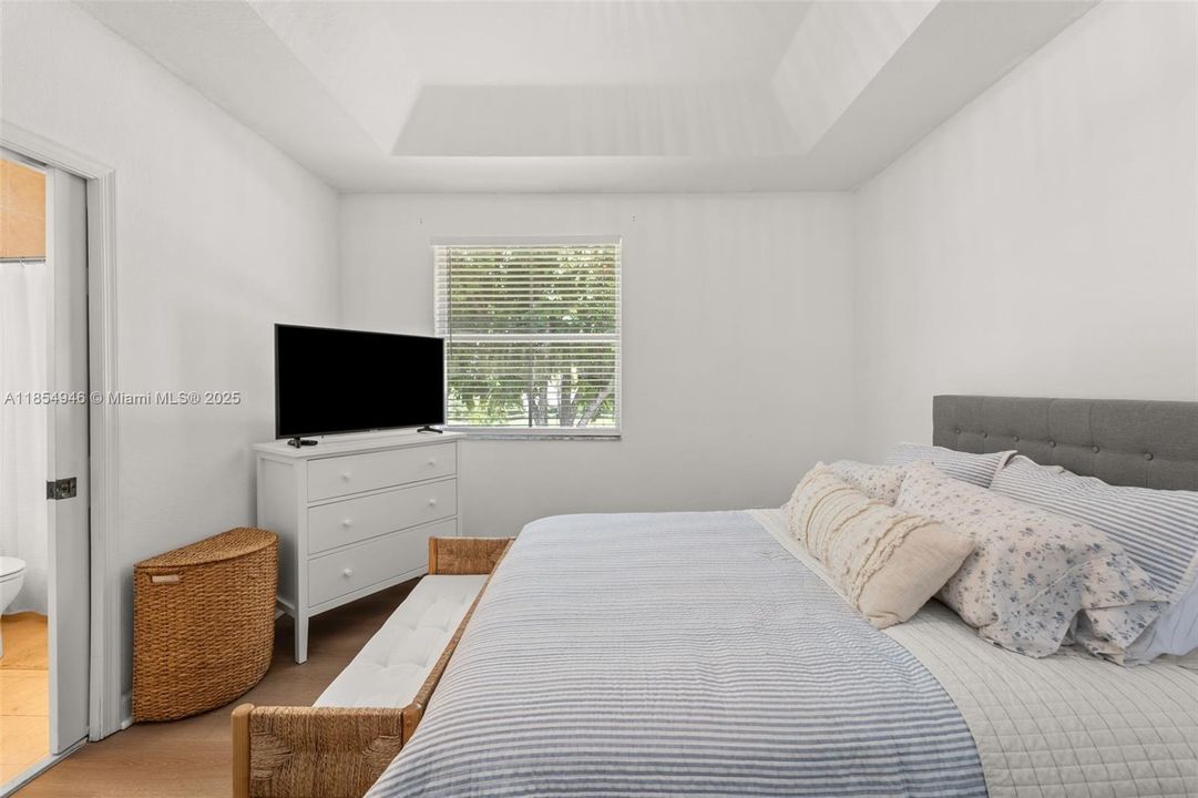 Active With Contract: $415,000 (3 beds, 2 baths, 1452 Square Feet)