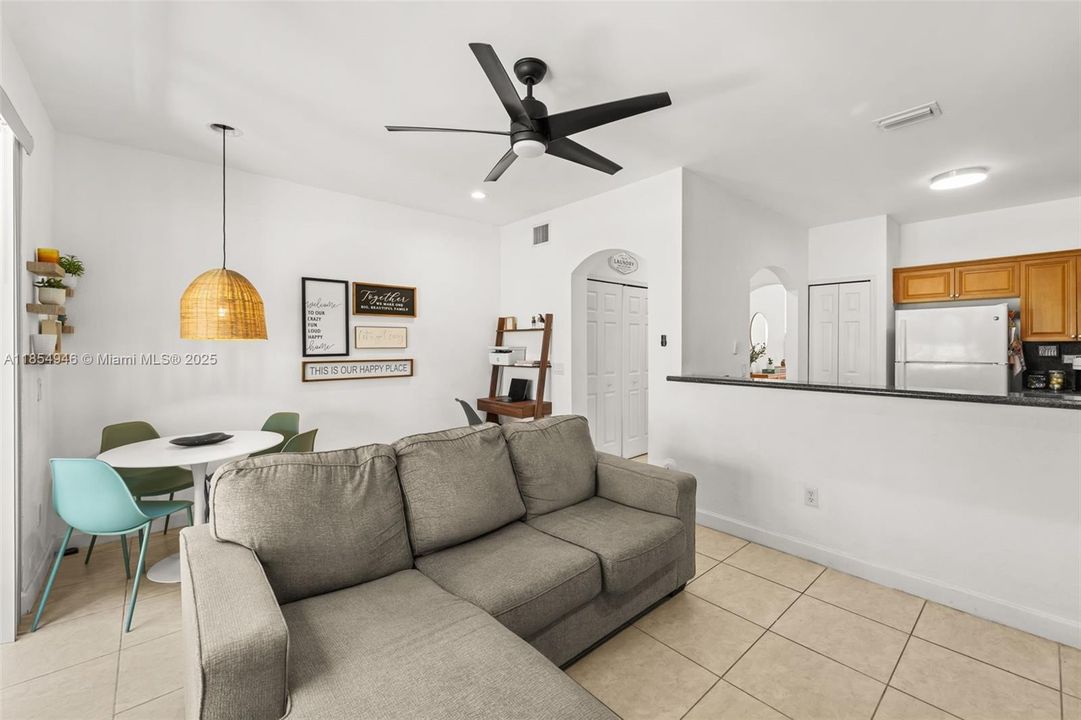 Active With Contract: $415,000 (3 beds, 2 baths, 1452 Square Feet)
