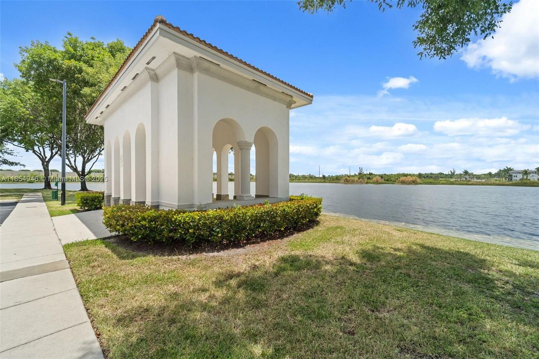 Active With Contract: $415,000 (3 beds, 2 baths, 1452 Square Feet)