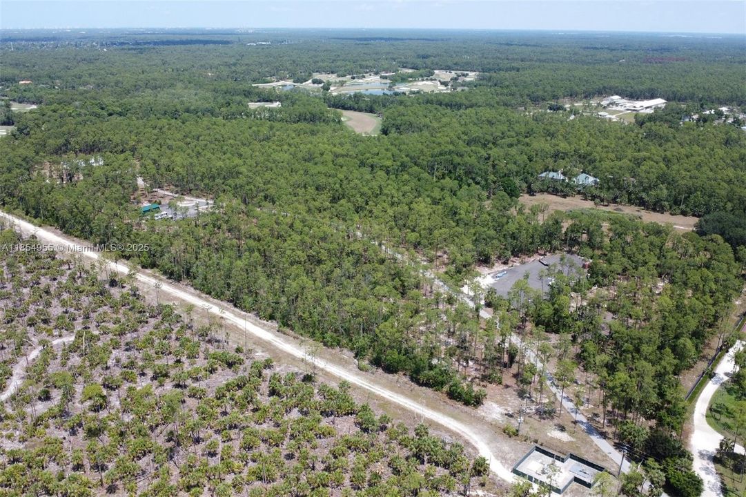 For Sale: $2,999,999 (4 beds, 5 baths, 4901 Square Feet)