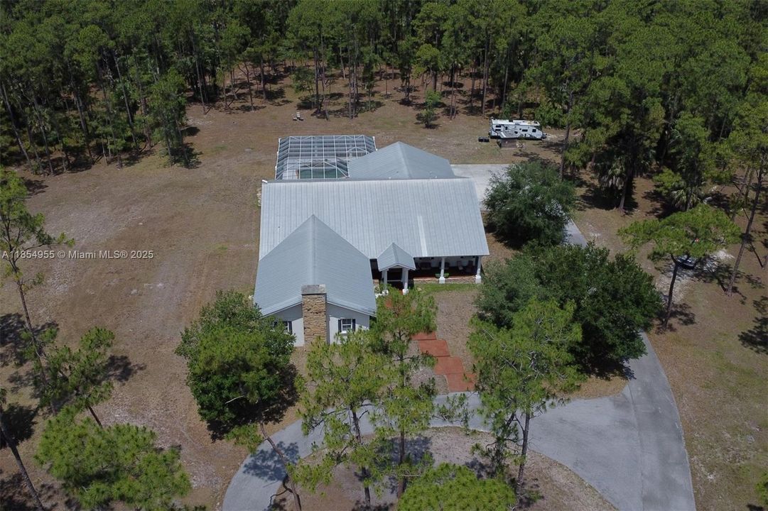 For Sale: $2,999,999 (4 beds, 5 baths, 4901 Square Feet)