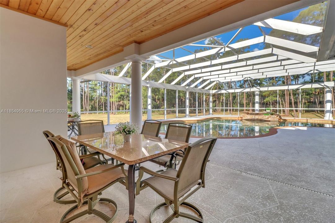 For Sale: $2,999,999 (4 beds, 5 baths, 4901 Square Feet)