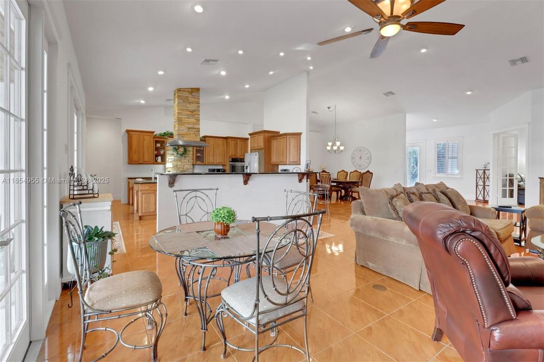 For Sale: $2,999,999 (4 beds, 5 baths, 4901 Square Feet)