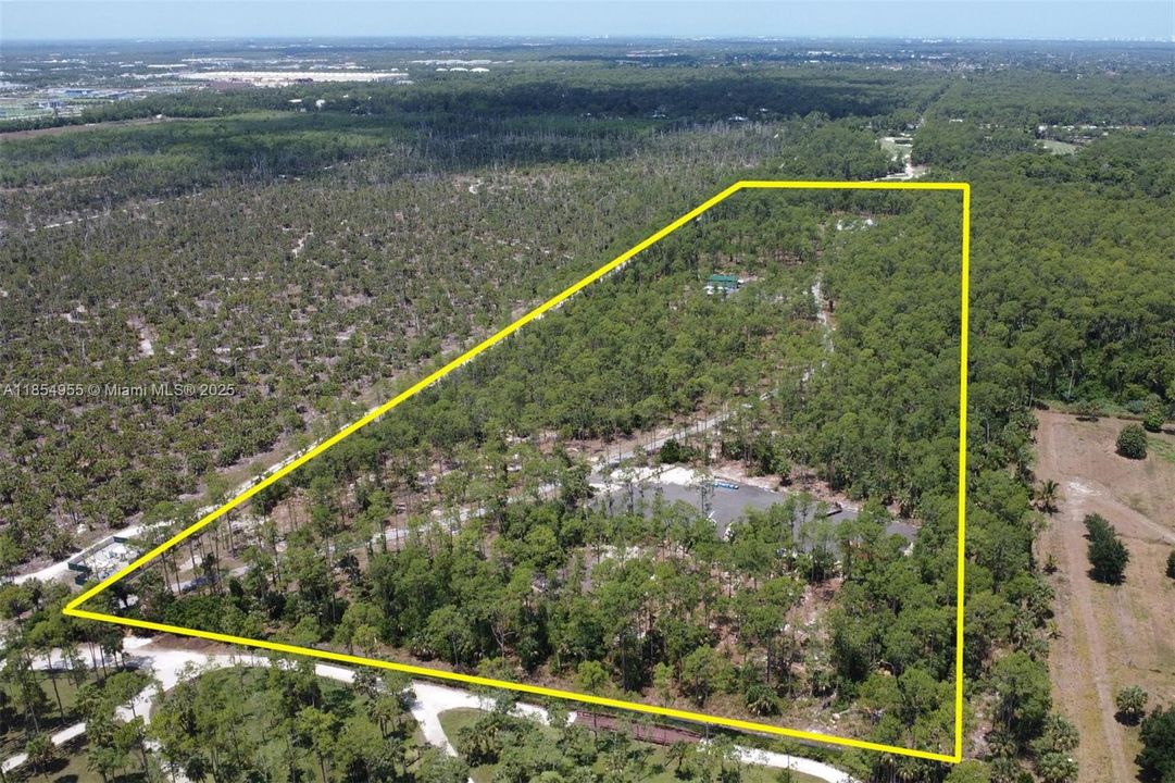 For Sale: $2,999,999 (4 beds, 5 baths, 4901 Square Feet)