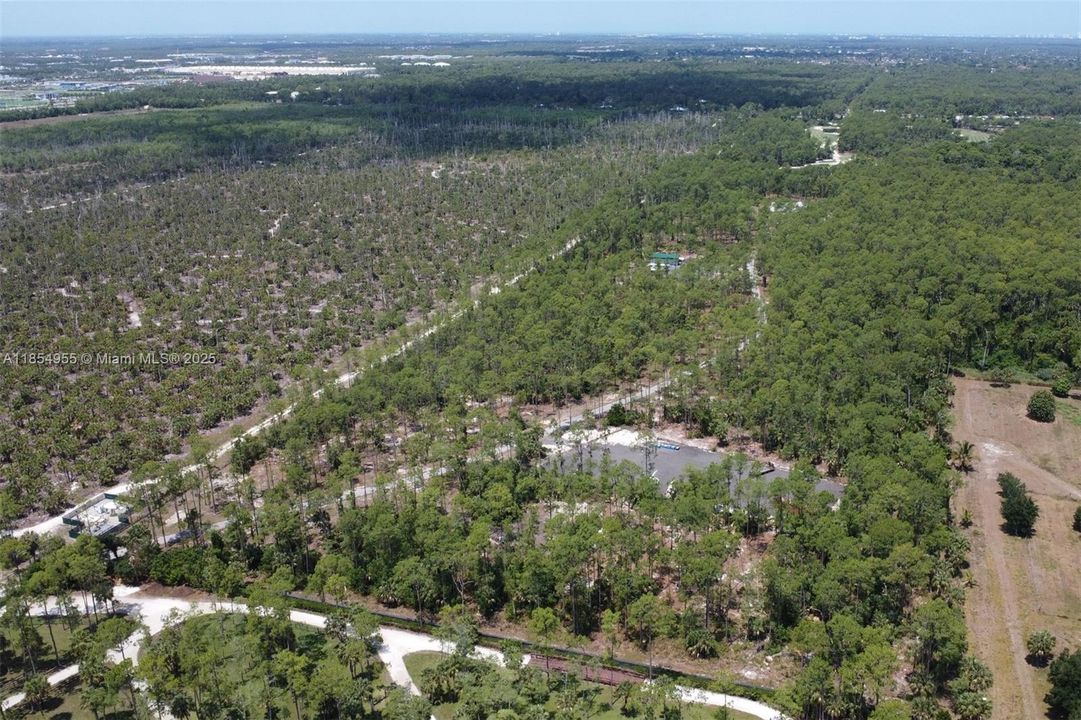 For Sale: $2,999,999 (4 beds, 5 baths, 4901 Square Feet)