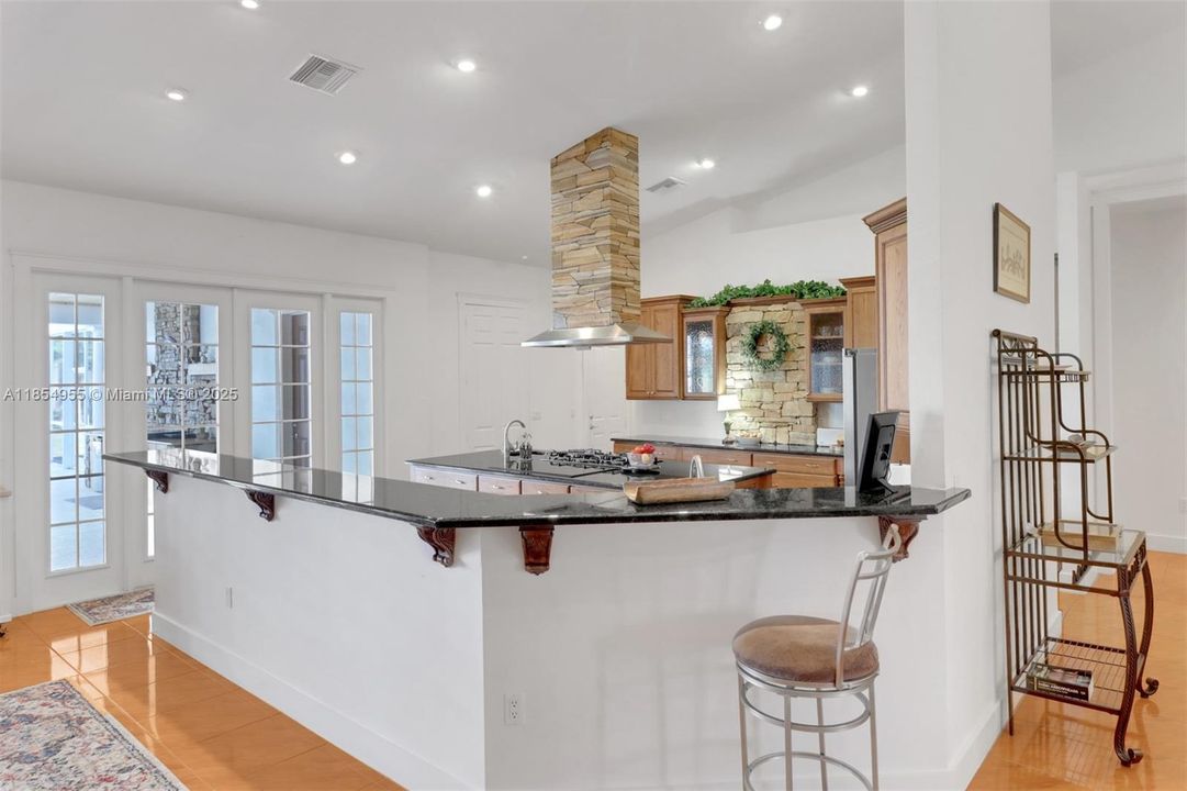 For Sale: $2,999,999 (4 beds, 5 baths, 4901 Square Feet)