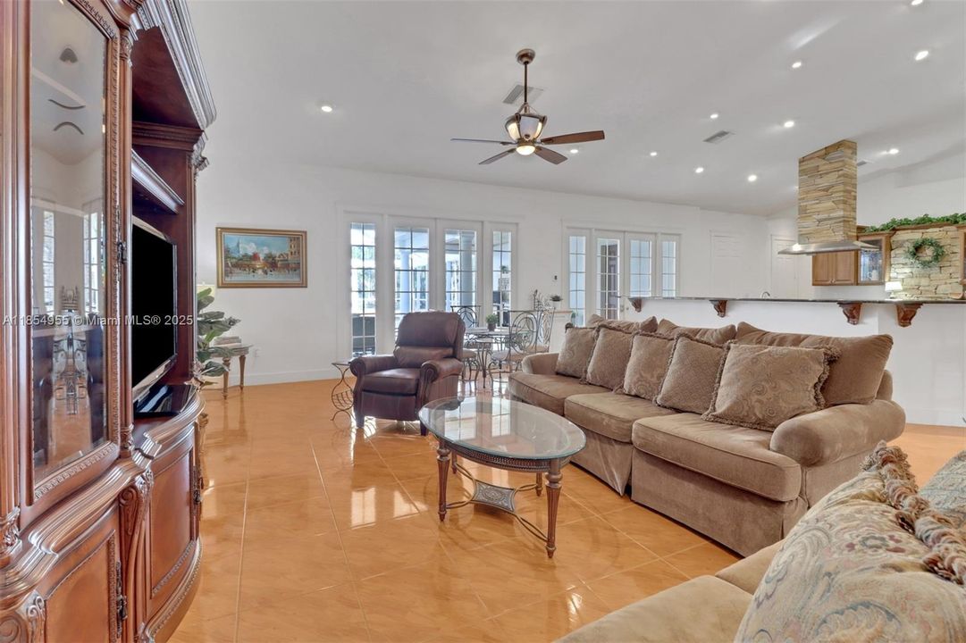 For Sale: $2,999,999 (4 beds, 5 baths, 4901 Square Feet)