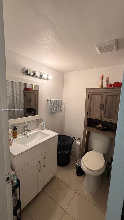 Recently Rented: $2,300 (2 beds, 2 baths, 1060 Square Feet)