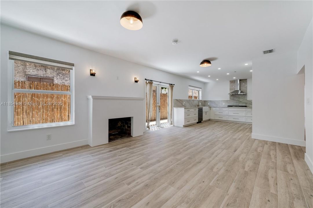 En Venta: $1,499,900 (3 camas, 2 baños, 1654 Pies cuadrados)