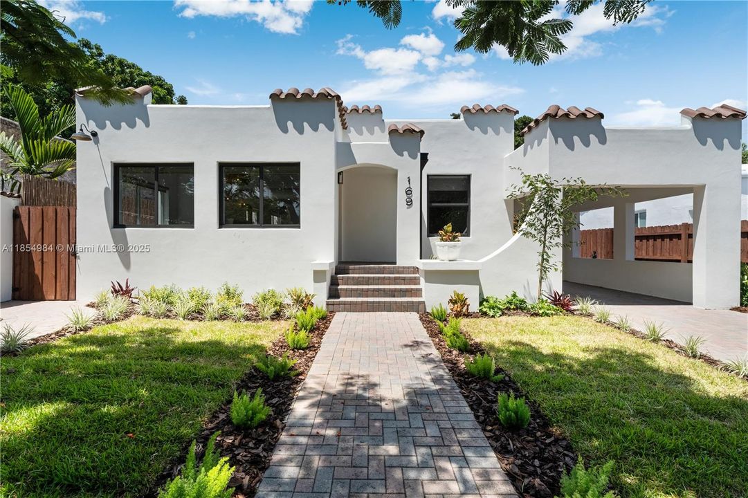 En Venta: $1,499,900 (3 camas, 2 baños, 1654 Pies cuadrados)