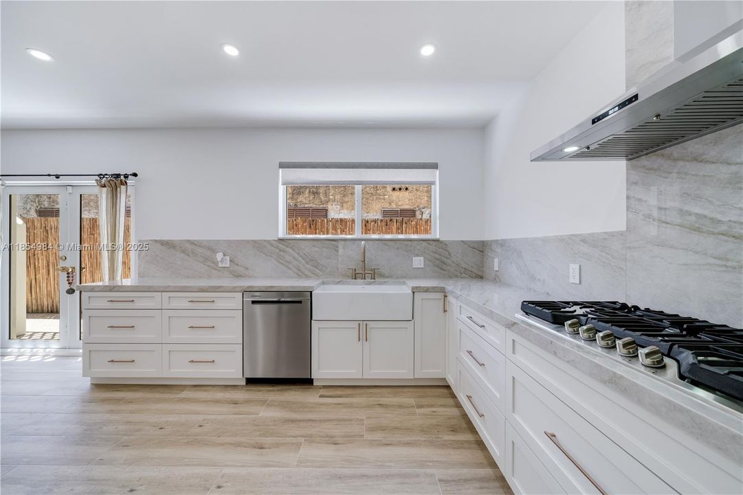 En Venta: $1,499,900 (3 camas, 2 baños, 1654 Pies cuadrados)