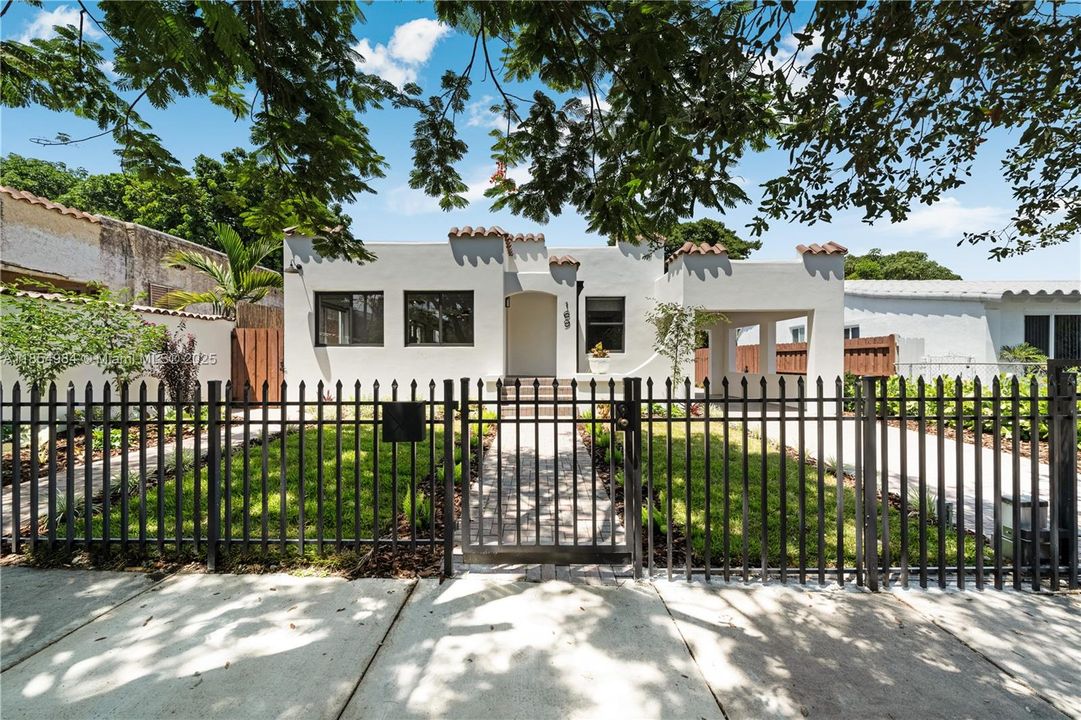 En Venta: $1,499,900 (3 camas, 2 baños, 1654 Pies cuadrados)