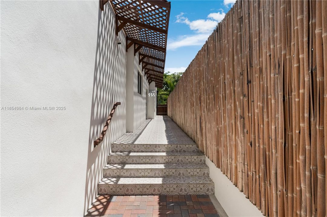 En Venta: $1,499,900 (3 camas, 2 baños, 1654 Pies cuadrados)