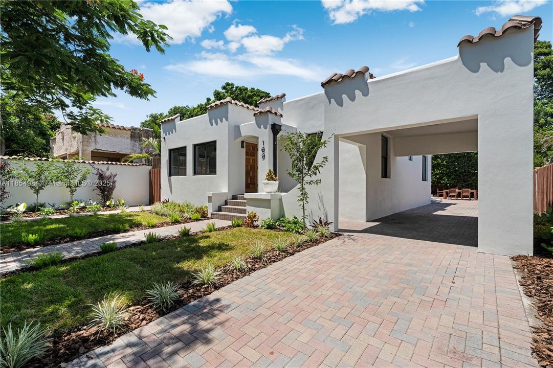 En Venta: $1,499,900 (3 camas, 2 baños, 1654 Pies cuadrados)