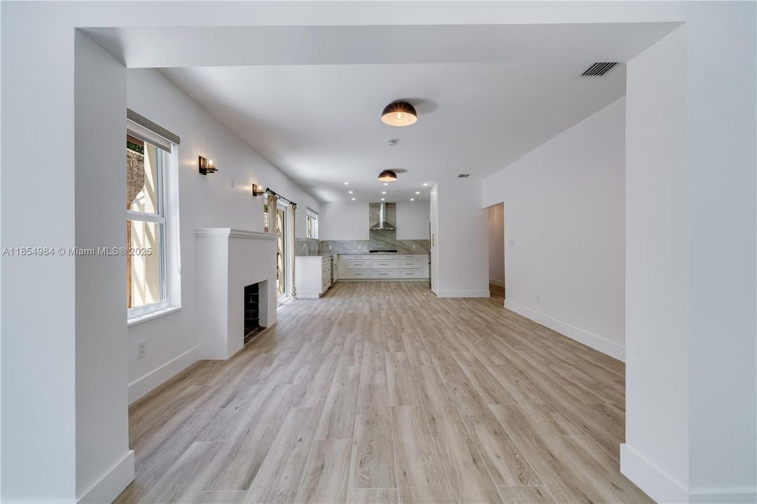 En Venta: $1,499,900 (3 camas, 2 baños, 1654 Pies cuadrados)