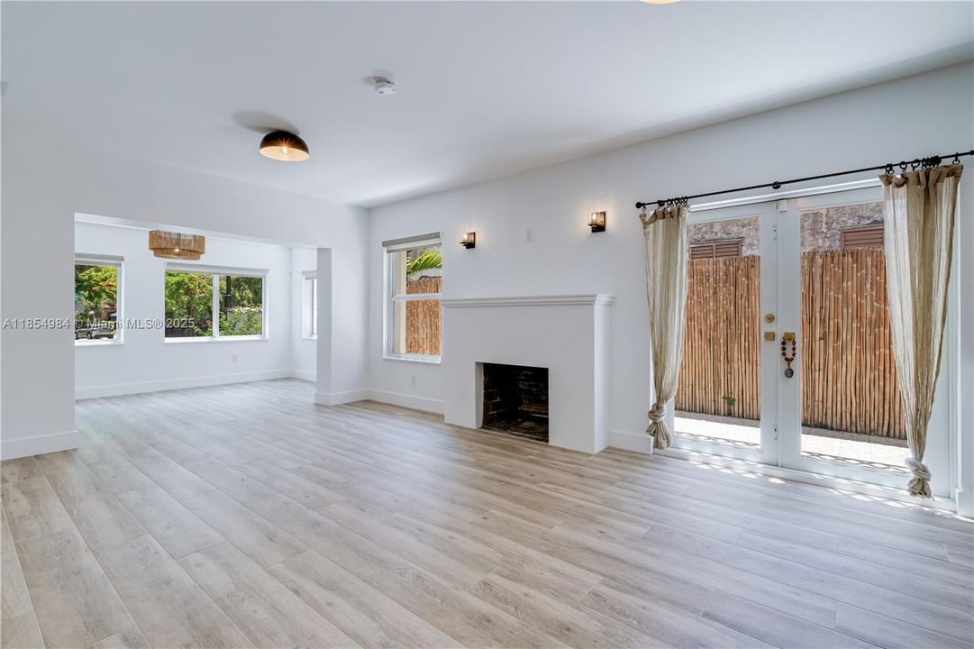 En Venta: $1,499,900 (3 camas, 2 baños, 1654 Pies cuadrados)