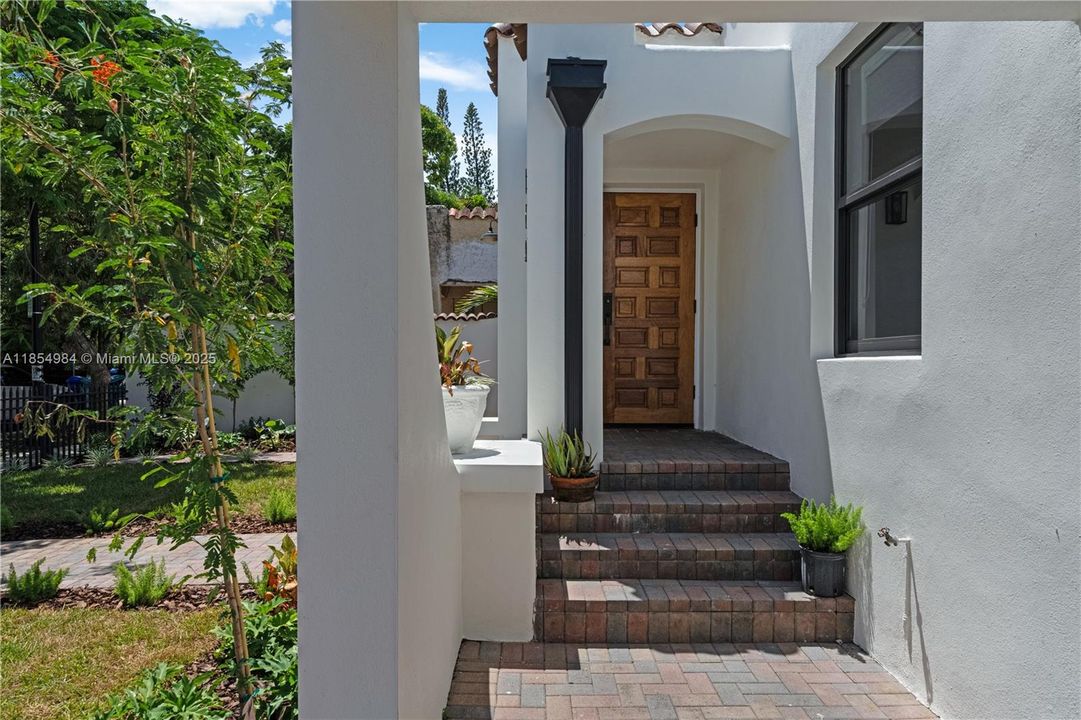 En Venta: $1,499,900 (3 camas, 2 baños, 1654 Pies cuadrados)