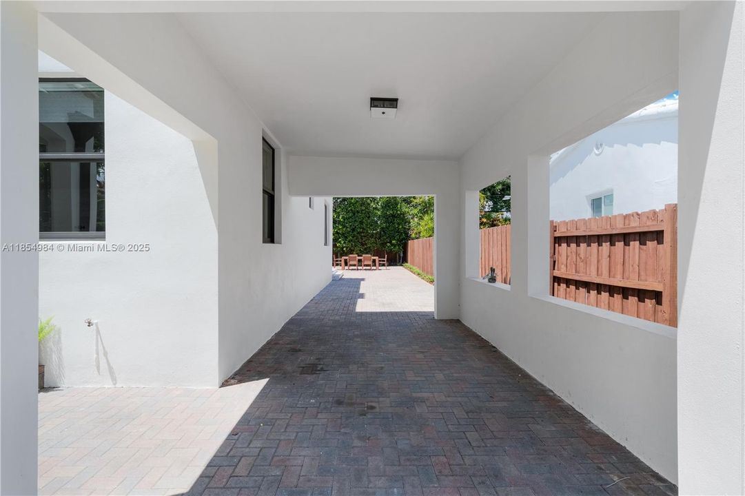 En Venta: $1,499,900 (3 camas, 2 baños, 1654 Pies cuadrados)