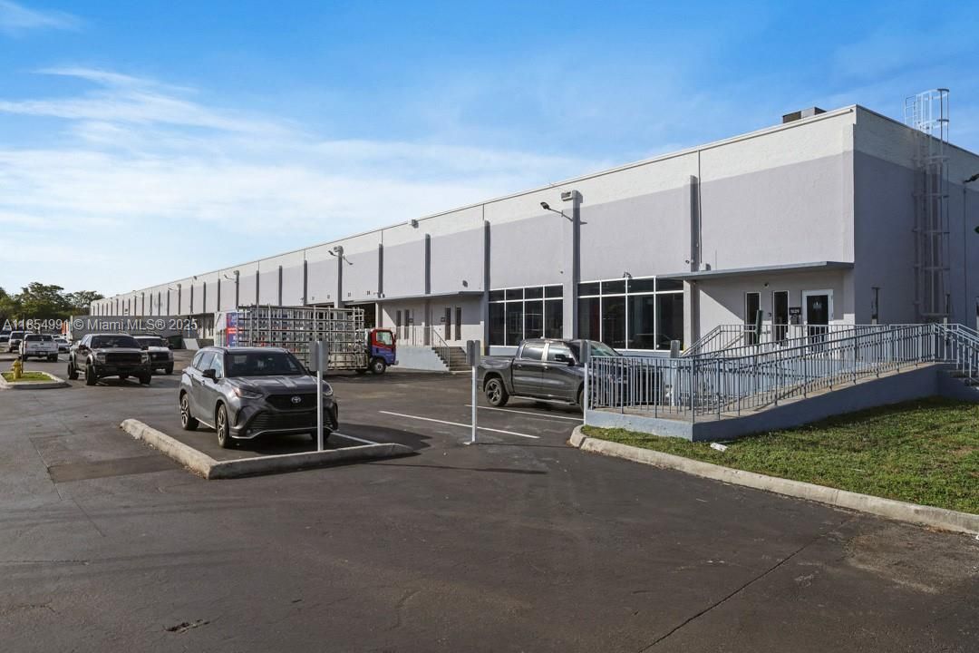 出租: $17 (0 贝兹, 0 浴室, 0 平方英尺)